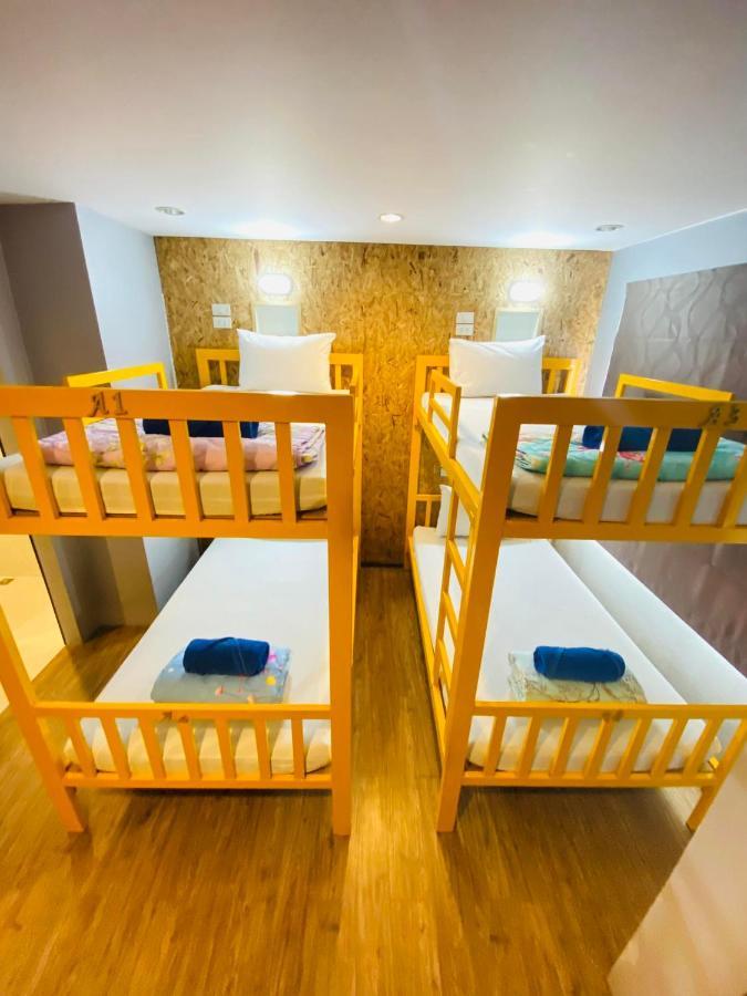 Frutta Hostel Patong Bagian luar foto