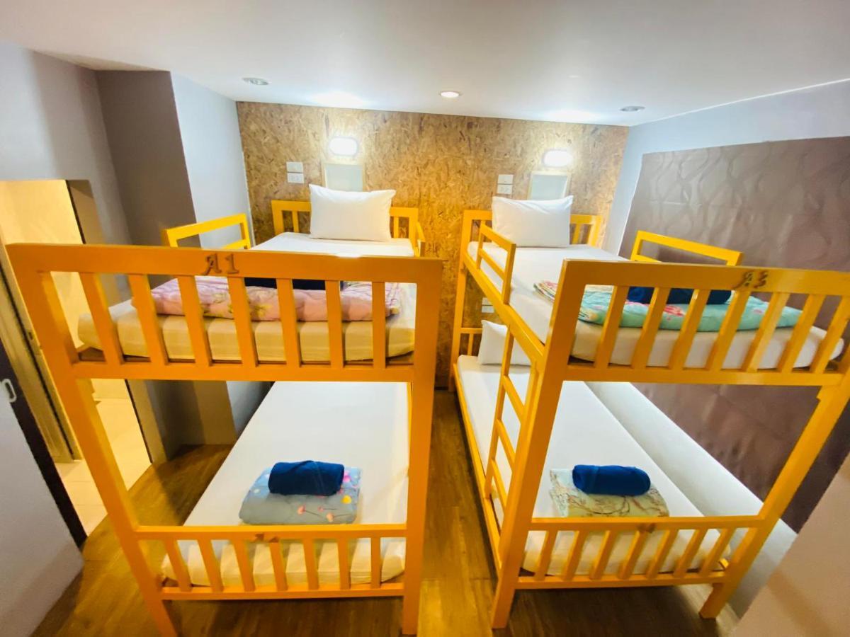 Frutta Hostel Patong Bagian luar foto