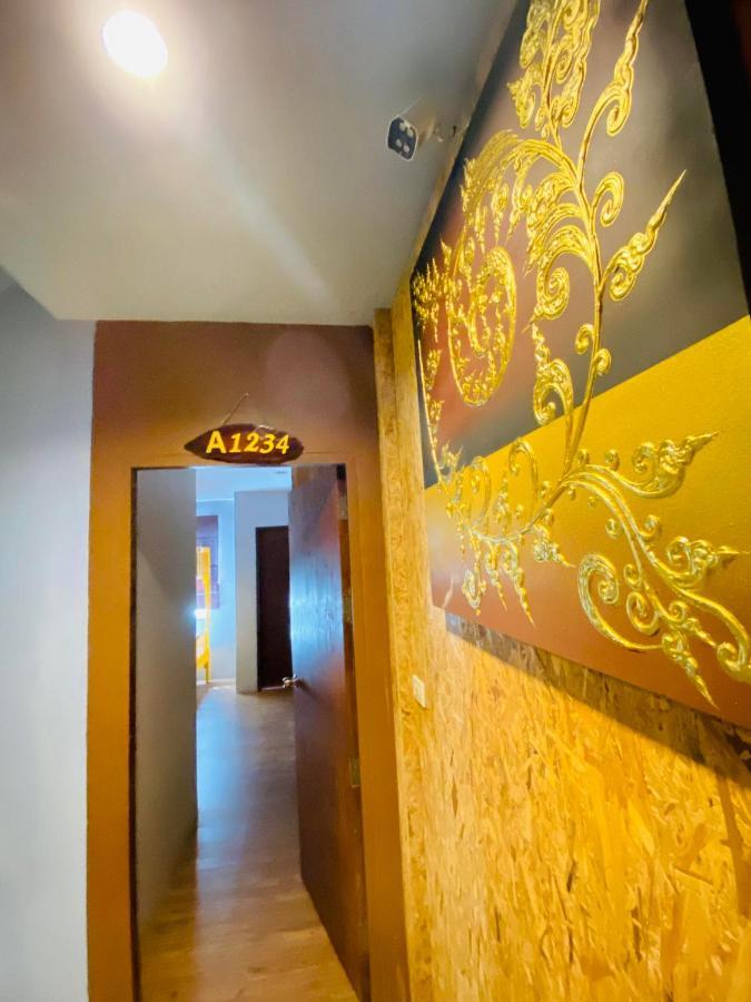 Frutta Hostel Patong Bagian luar foto