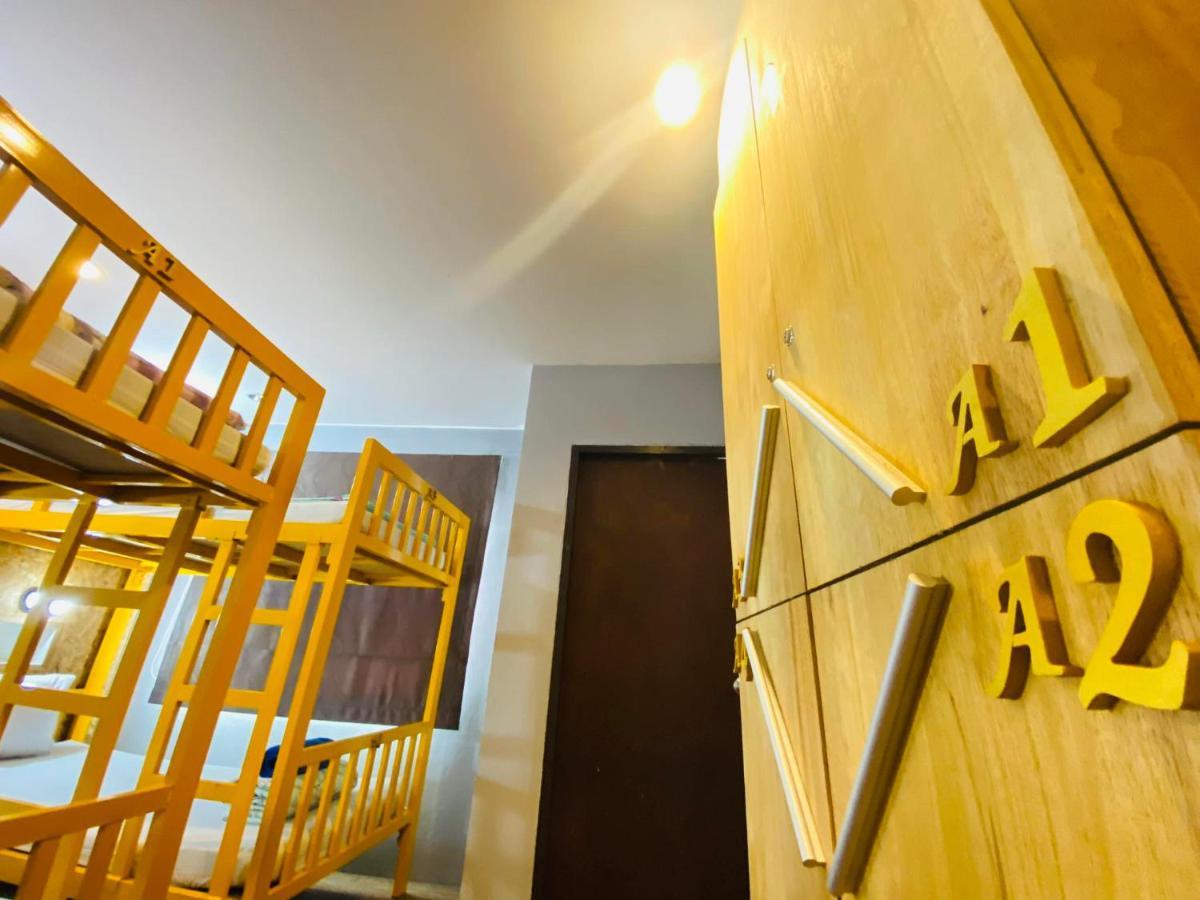 Frutta Hostel Patong Bagian luar foto