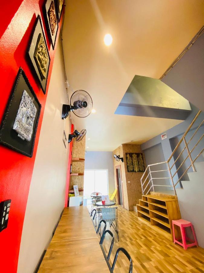 Frutta Hostel Patong Bagian luar foto