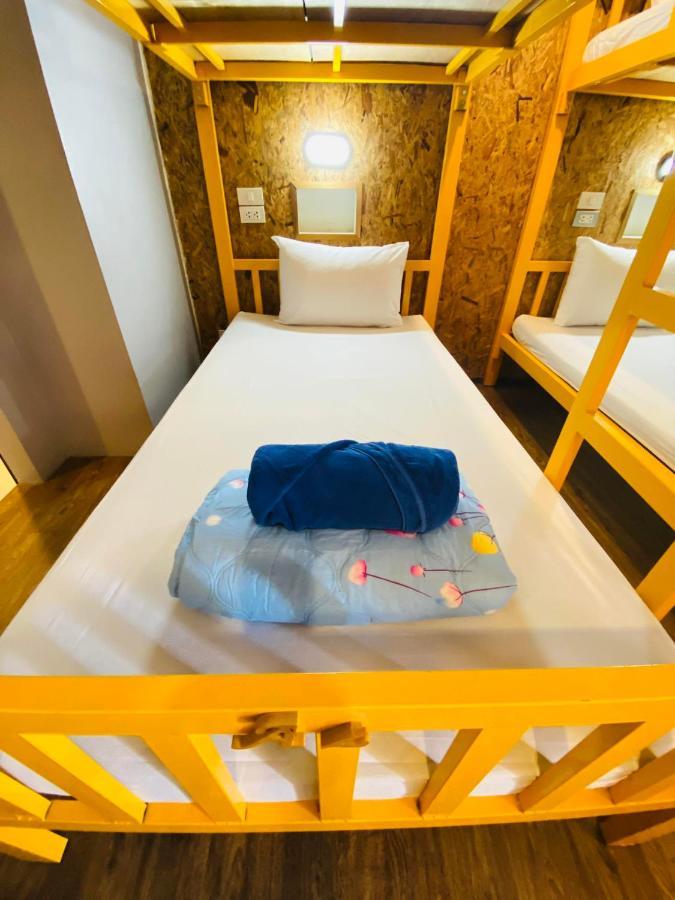 Frutta Hostel Patong Bagian luar foto