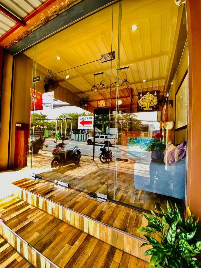 Frutta Hostel Patong Bagian luar foto