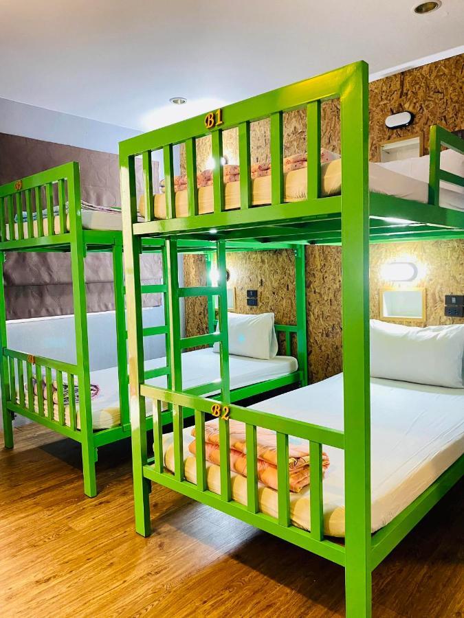 Frutta Hostel Patong Bagian luar foto